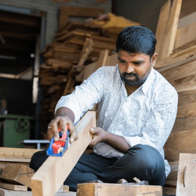 close-hands-carpenter-busy-working-600nw-2120957900 close-hands-carpenter-busy-working-600nw-2120957900